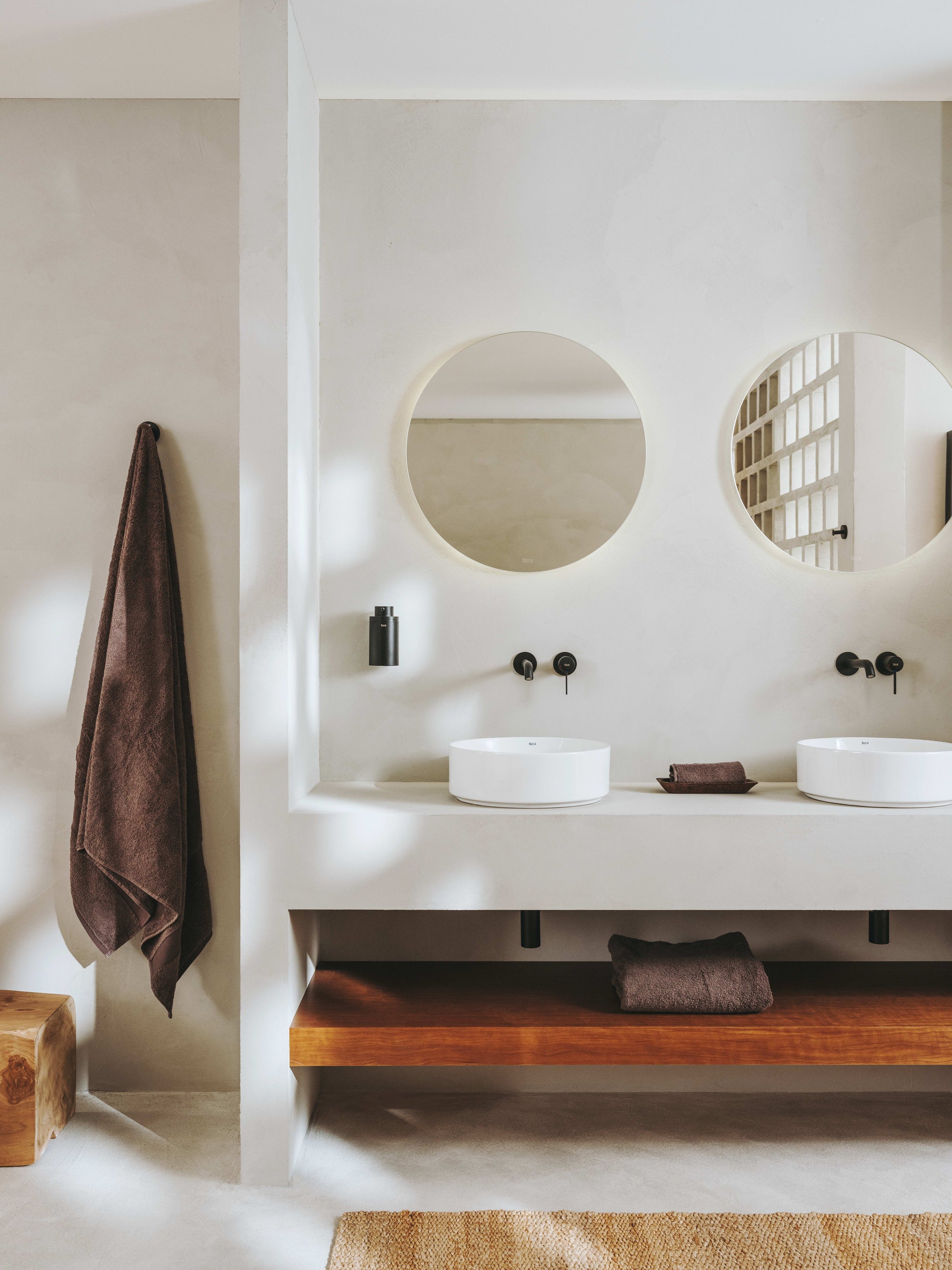 Roca Ona Wall-Mounted Basin Mixer
