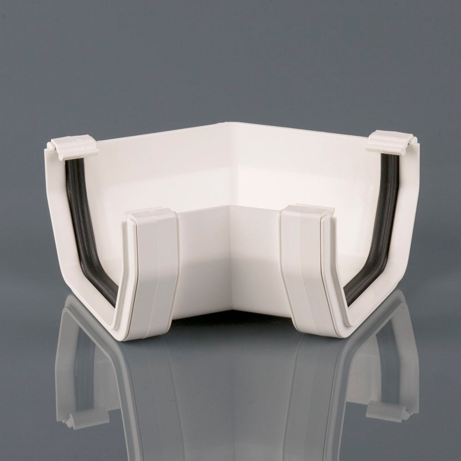 135 Deg Gutter Angle 114mm Squarestyle White