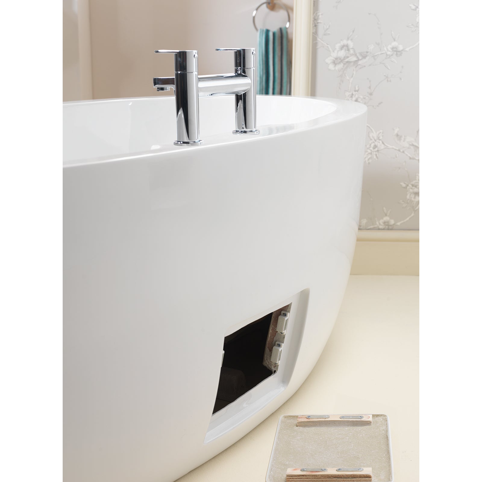 Opal Freestanding Bath - 1700 x 840mm