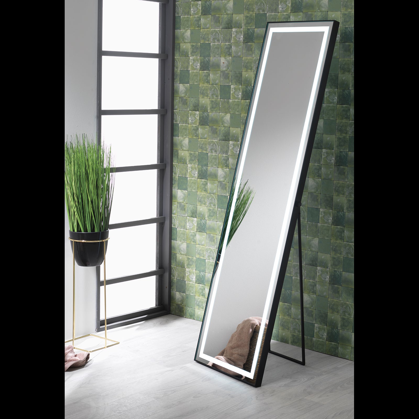 Porto Floorstanding Battery Operated Mirror
